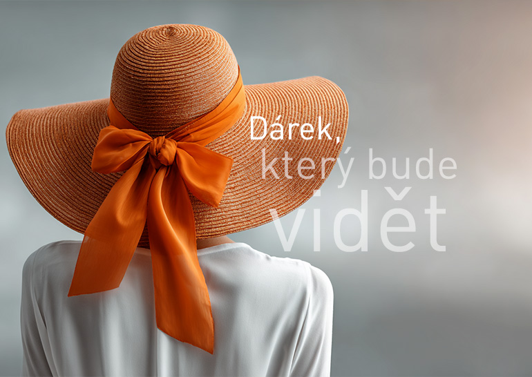 Reklamní dárek na míru – dámský klobouk s oranžovou stuhou, dárek, který bude vidět